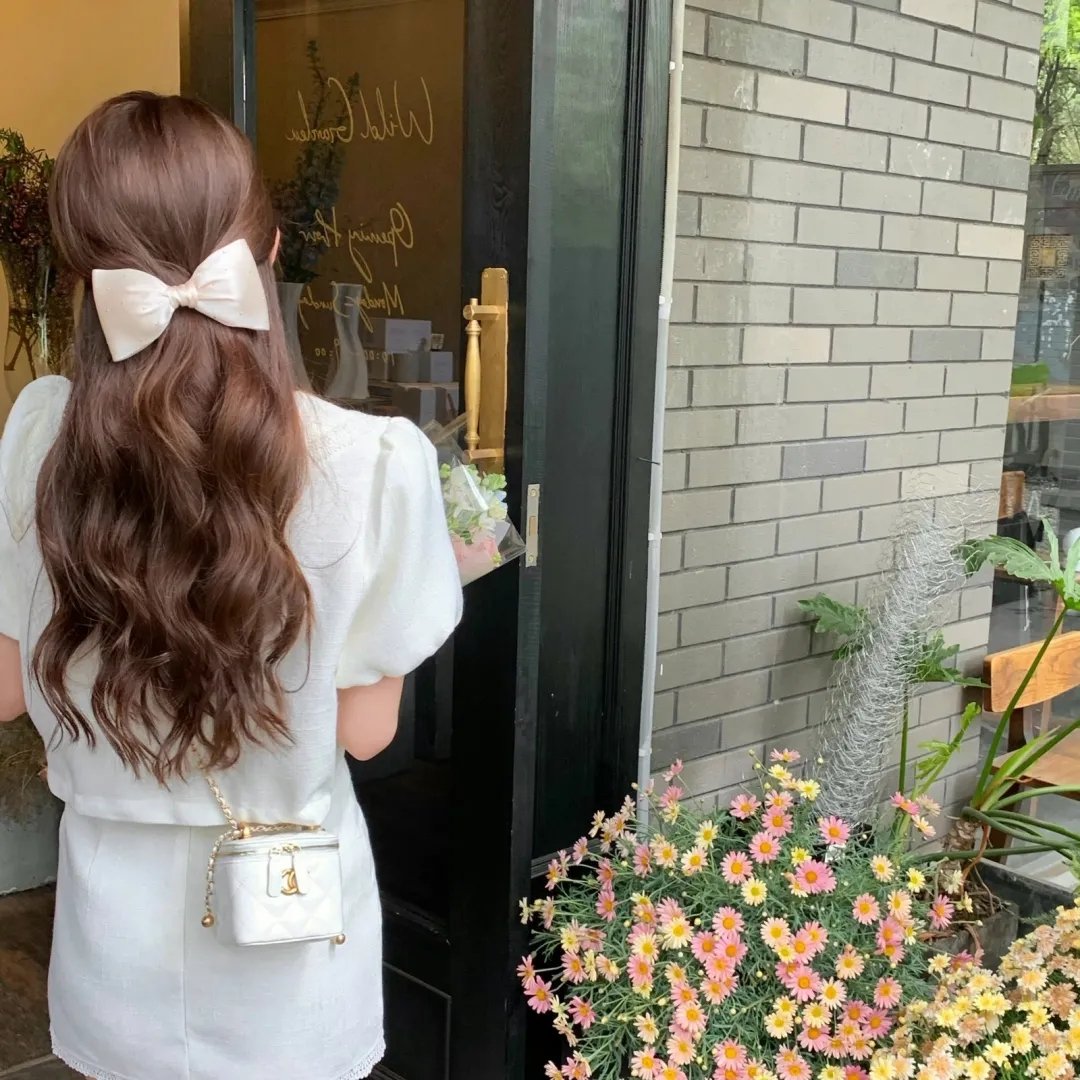 草裙春色